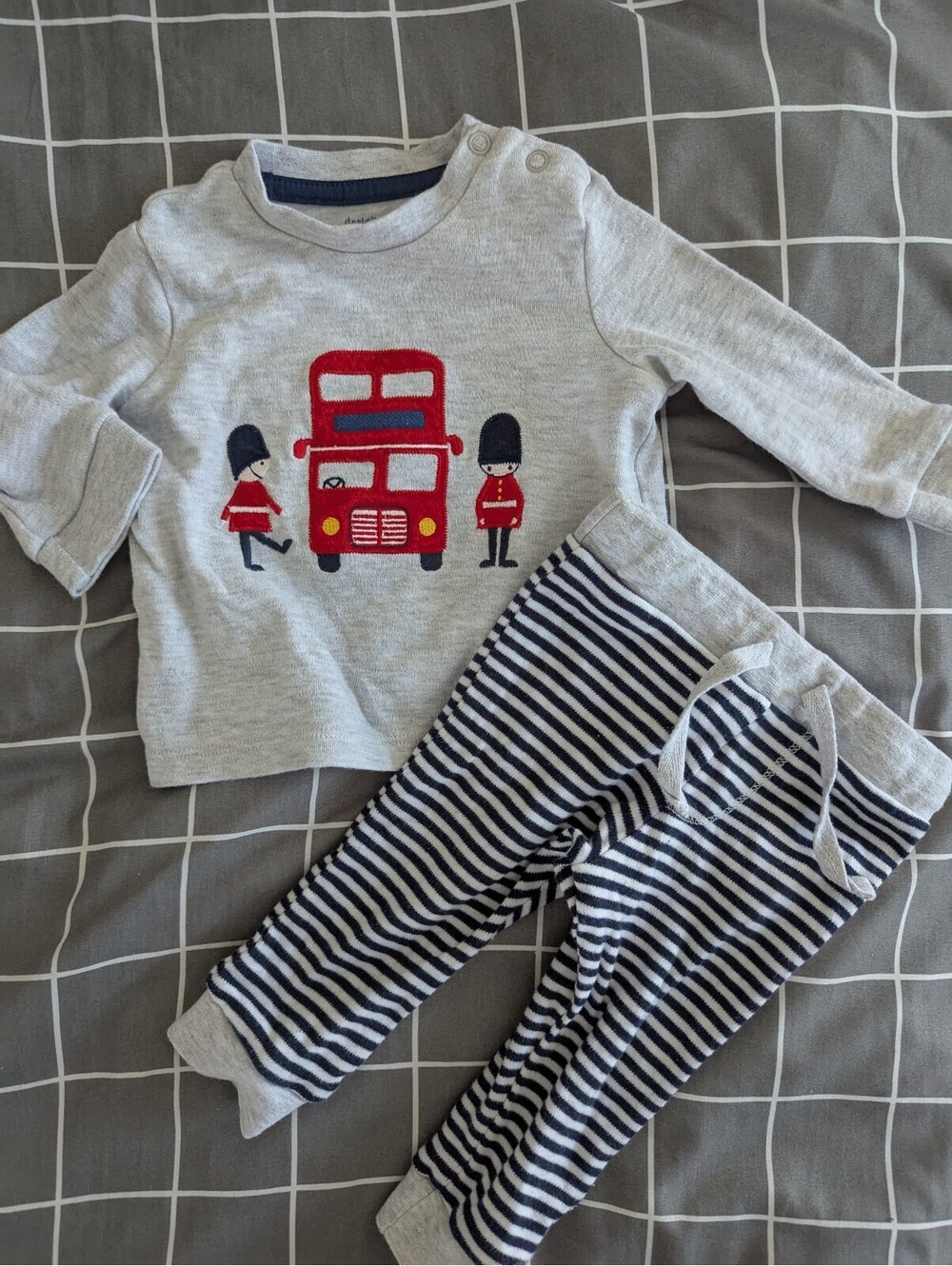 F&F London guards outfit